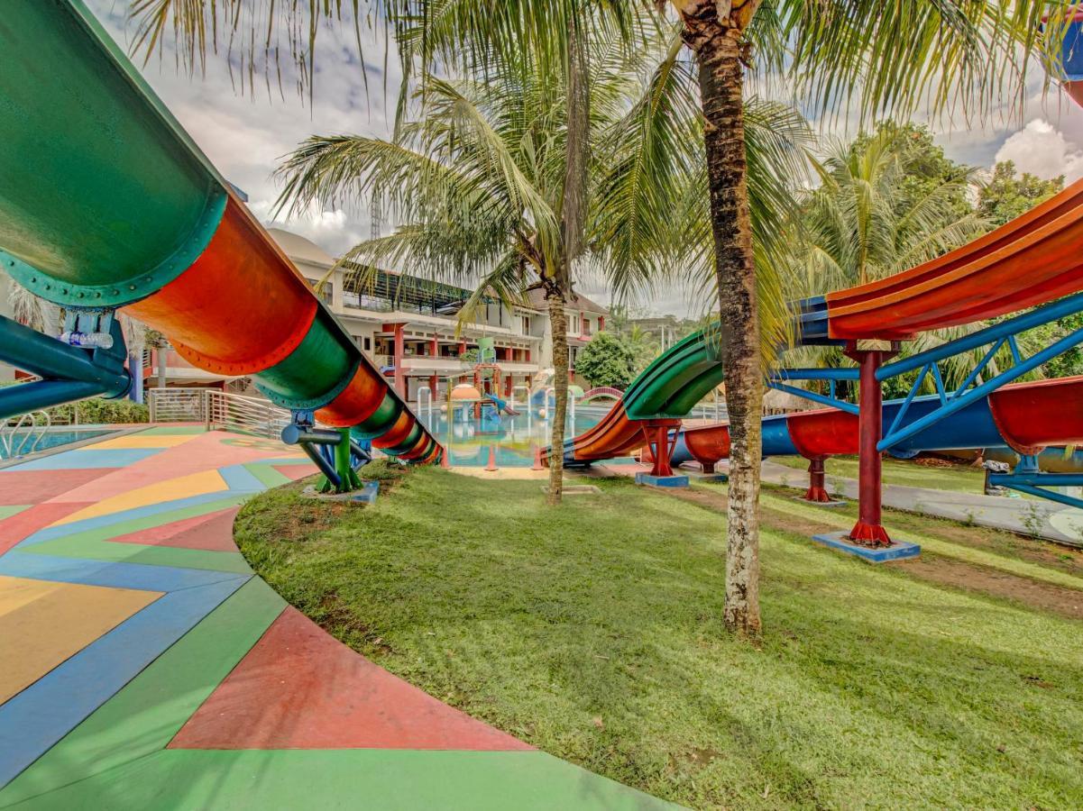 Oyo 89997 Hotel Bumi Kedaton Waterpark Bandar Lampung Exterior photo