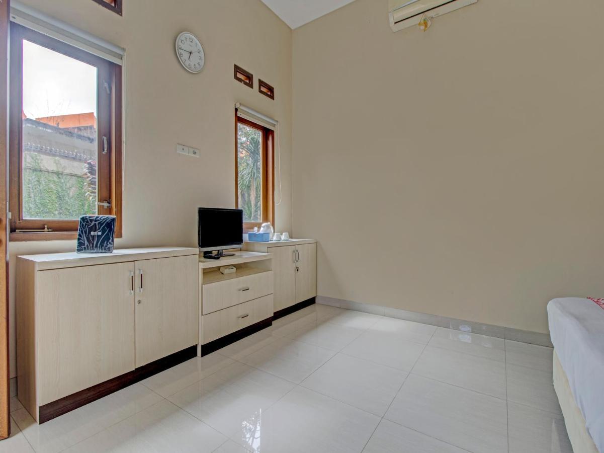 Oyo 89997 Hotel Bumi Kedaton Waterpark Bandar Lampung Exterior photo